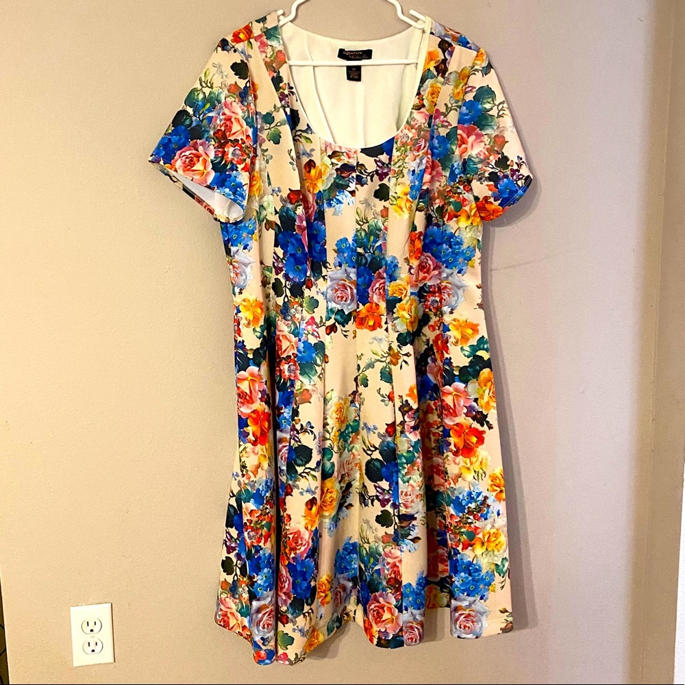 Cream and floral Robbie Bee dress